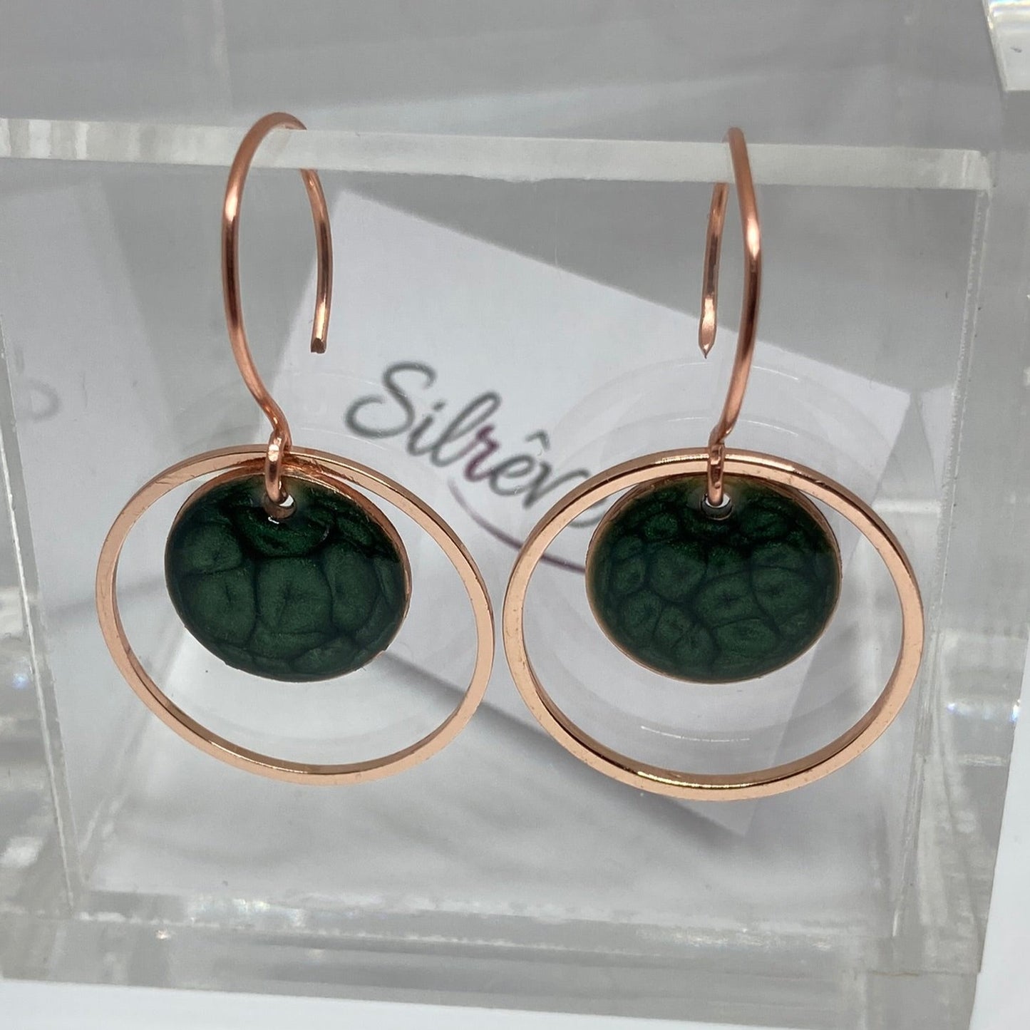 Round concentric pendant earrings, in copper