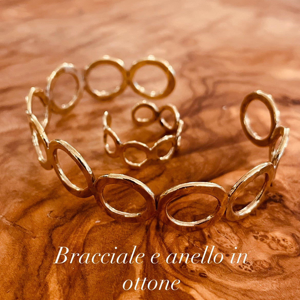 Bracciale e anello realizzati a mano