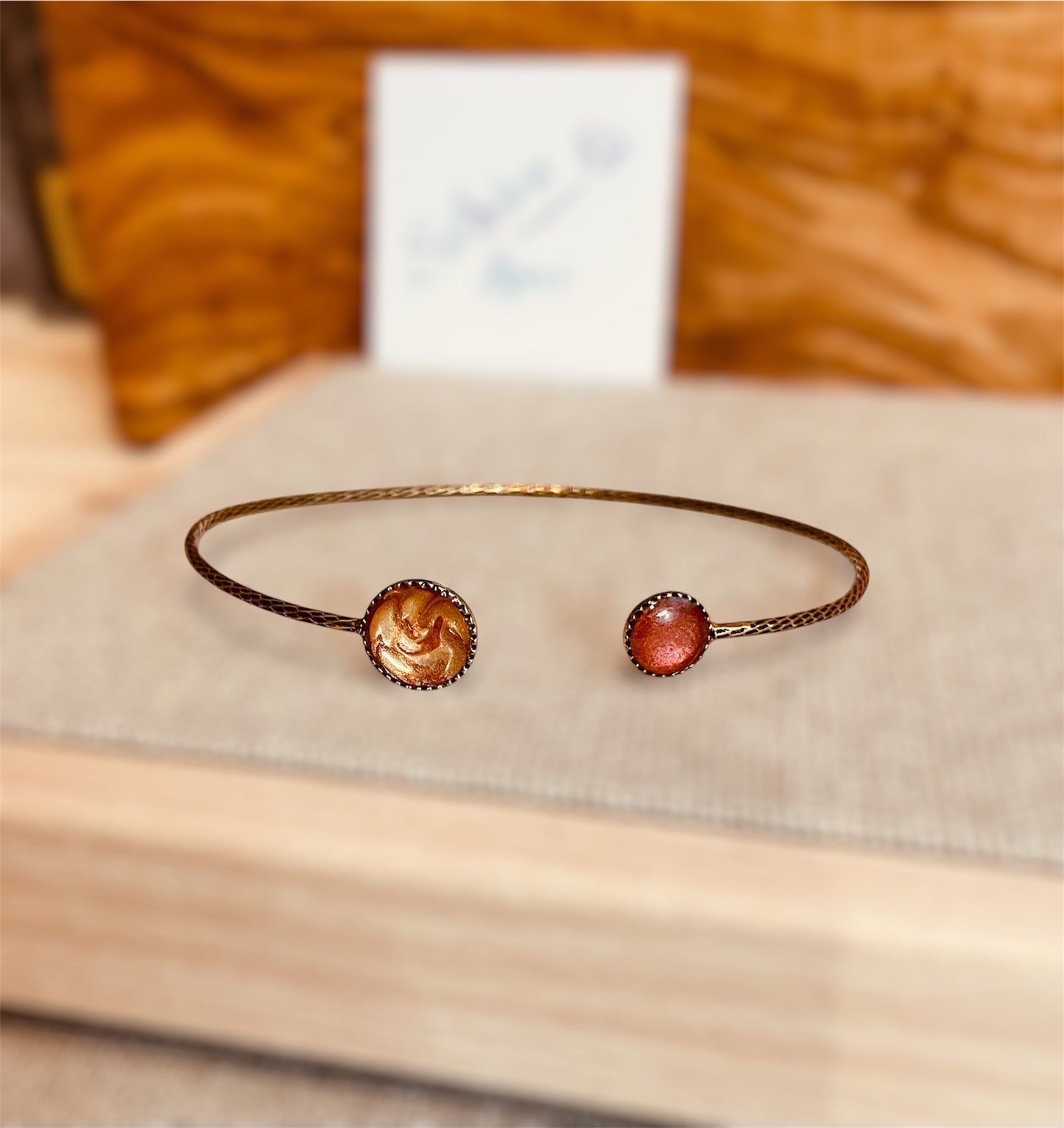 Braccialetto rigido bronzo diamantato con vassoi smaltati e vetrificati