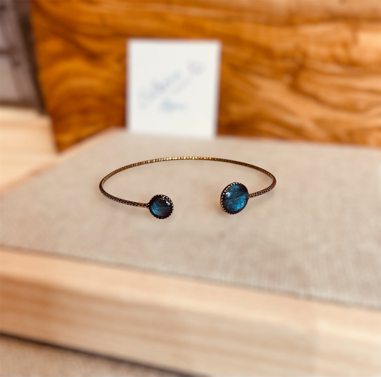 Braccialetto rigido bronzo diamantato con vassoi smaltati e vetrificati