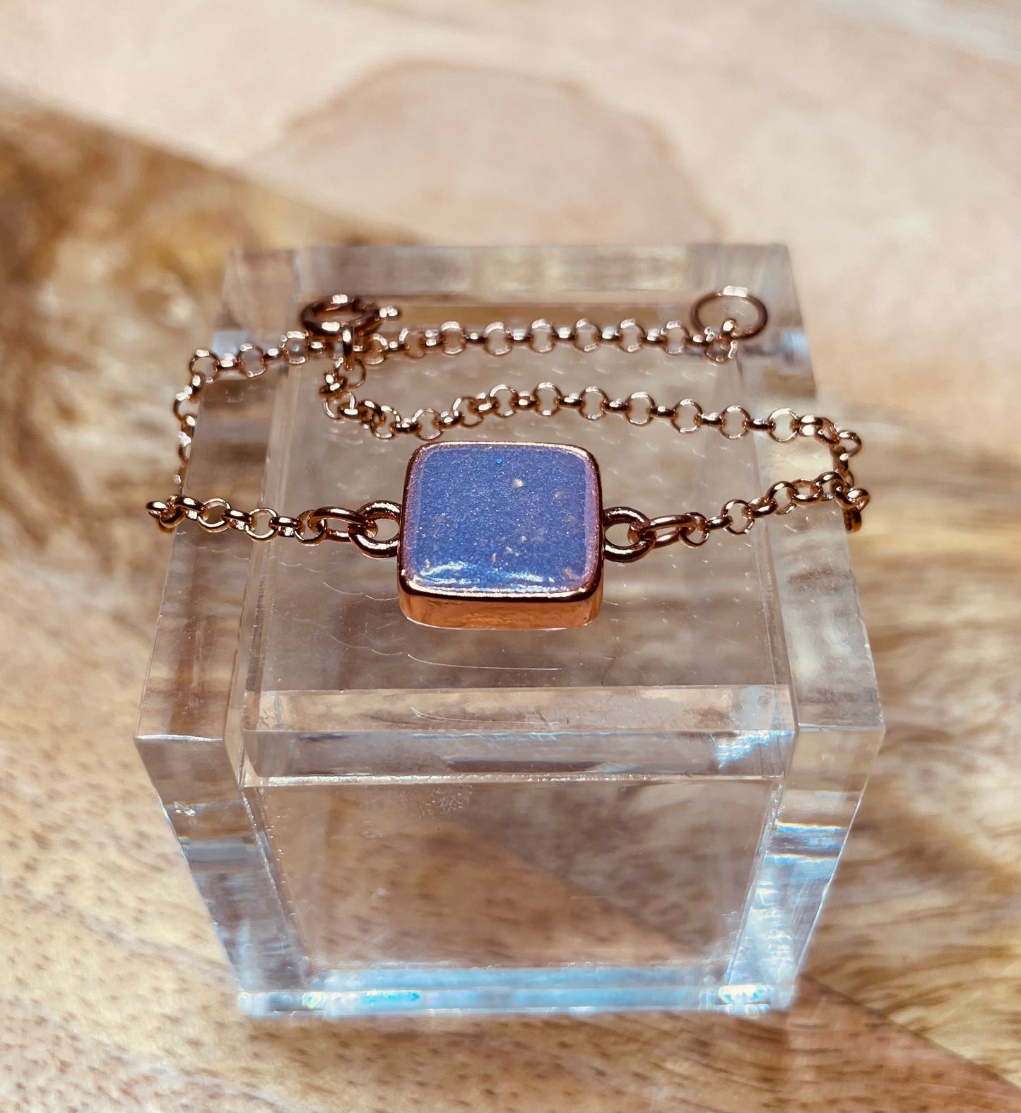 Rose gold steel bracelet with hand-enameled and vitrified square tray