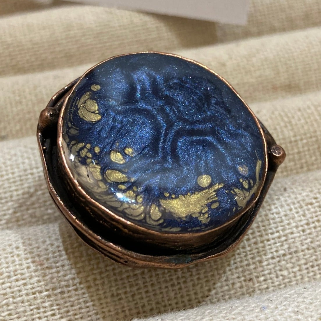 Round ring in red copper, adjustable, hand painted and vitrified