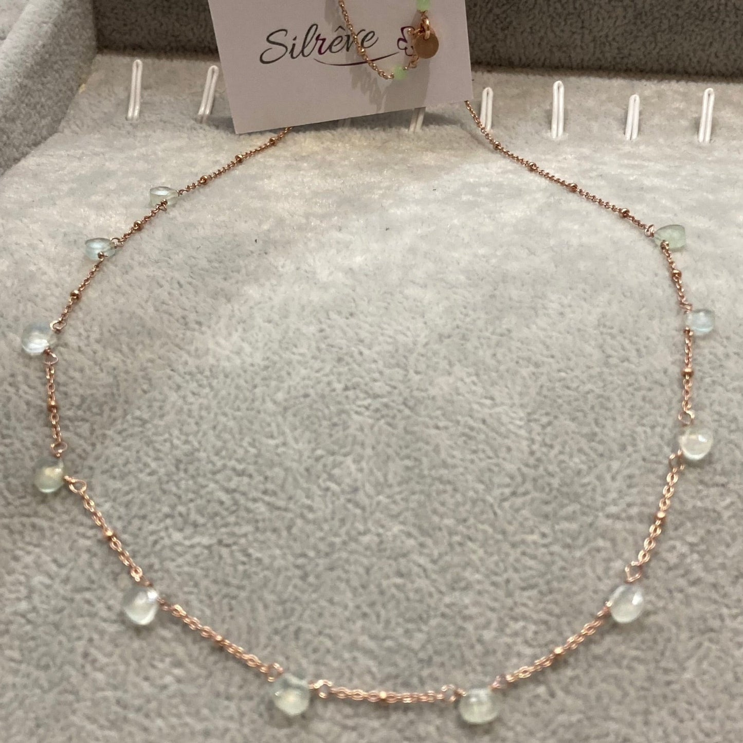 Goldsmith's knot bracelet in Ag. 925, embellished with small colored crystals.