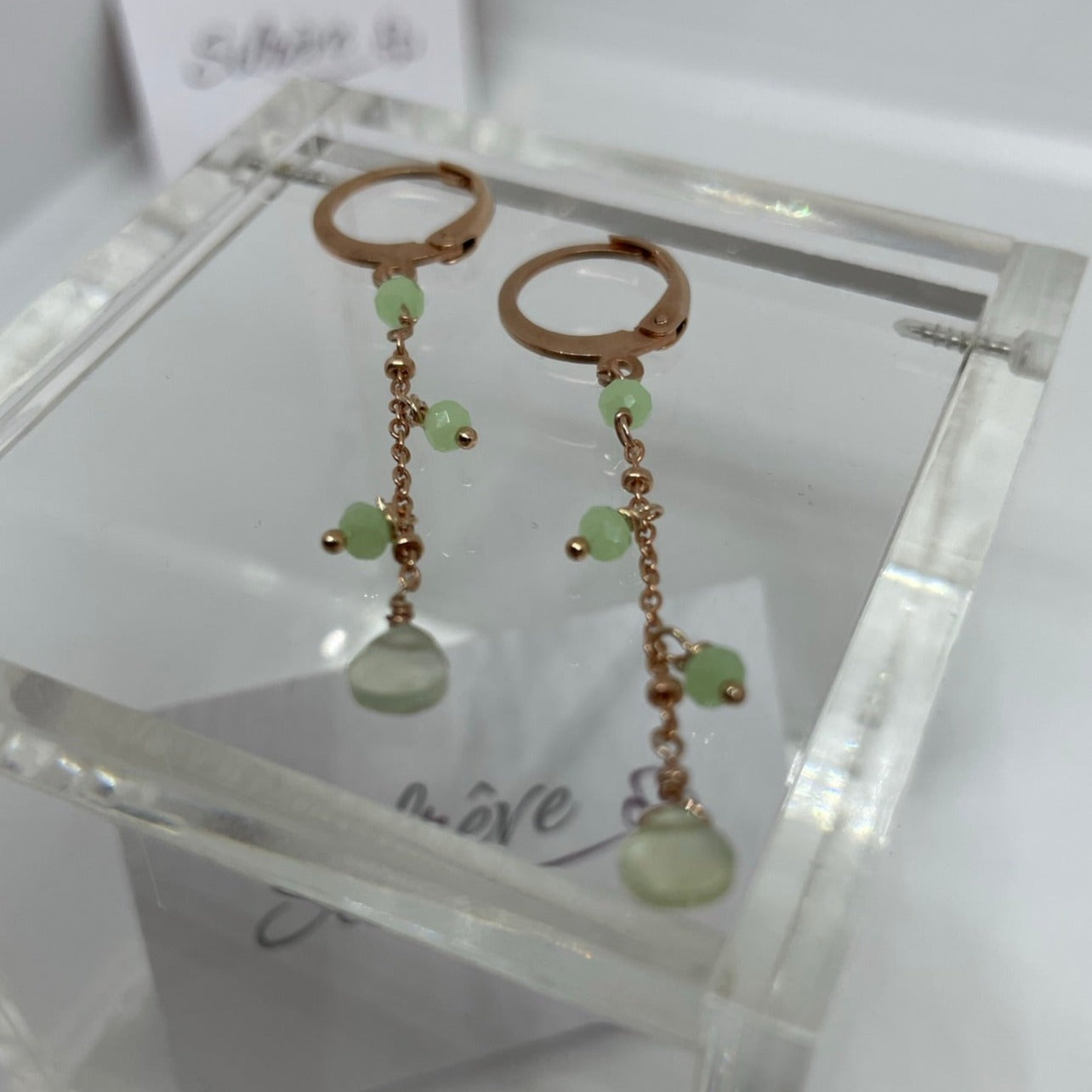 Goldsmith's knot bracelet in Ag. 925, embellished with small colored crystals.