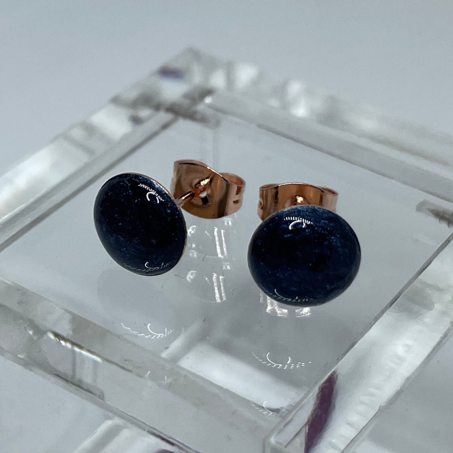 Orecchini  a puntino in ottone rosato