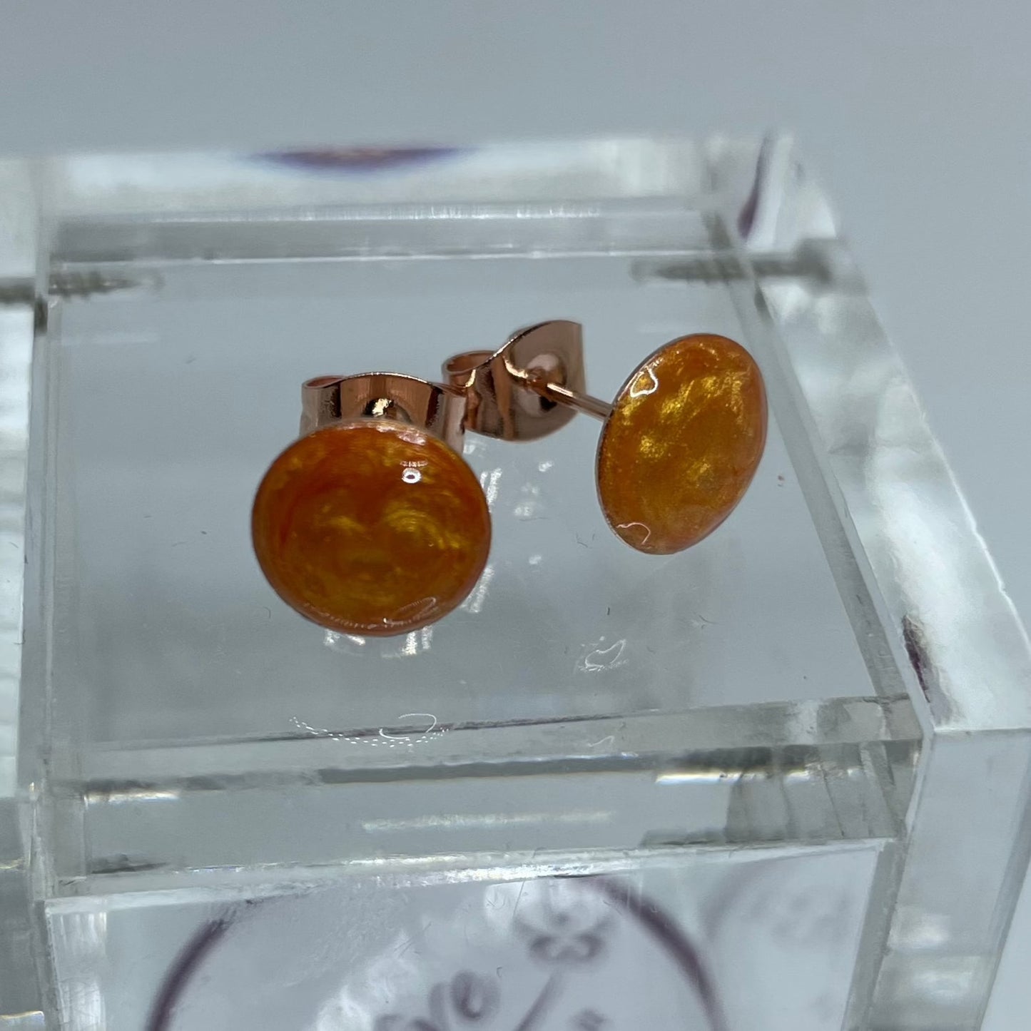 Orecchini  a puntino in ottone rosato