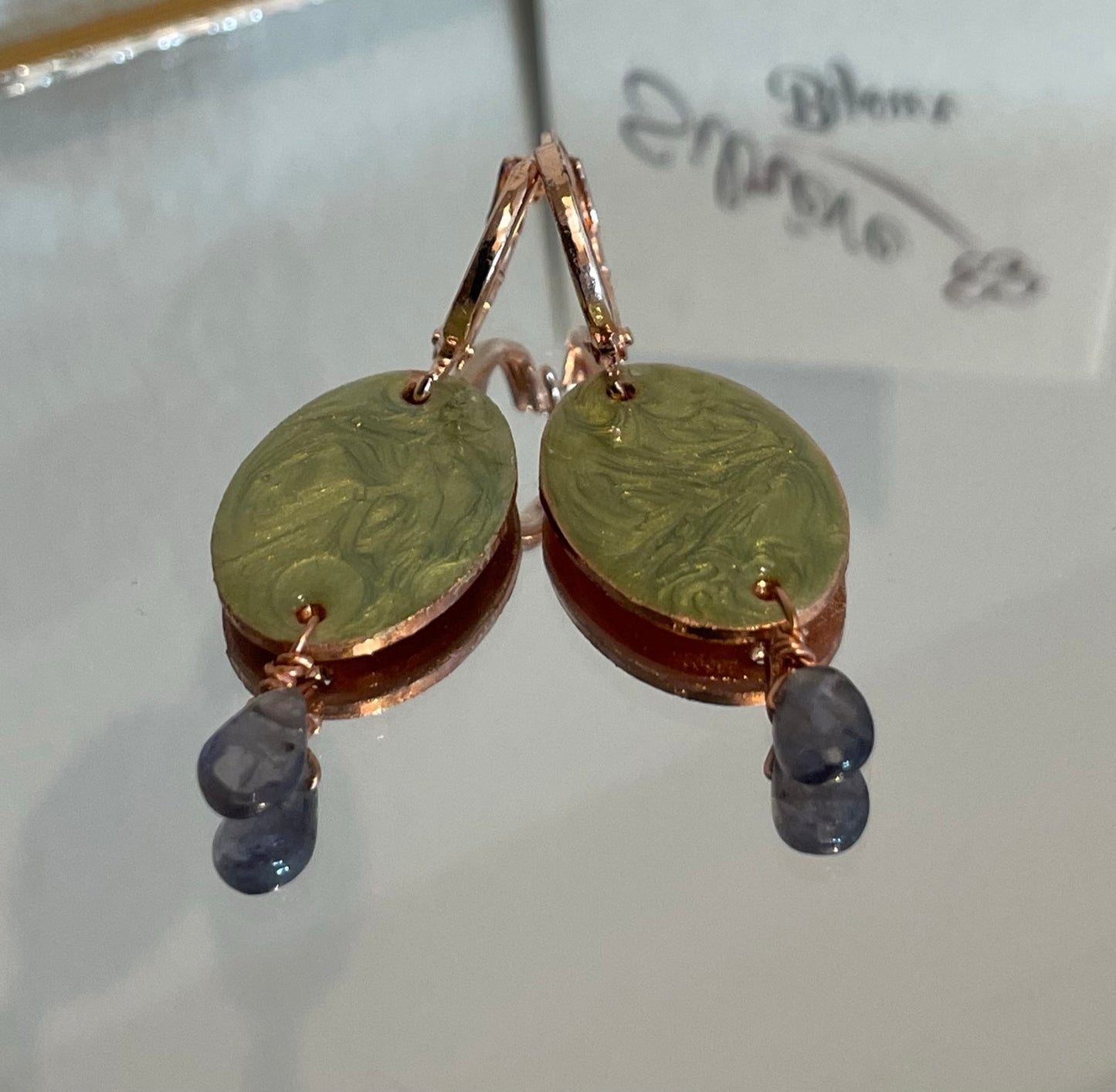 Orecchini pendenti in Ag.925 e rame con pietre preziose.