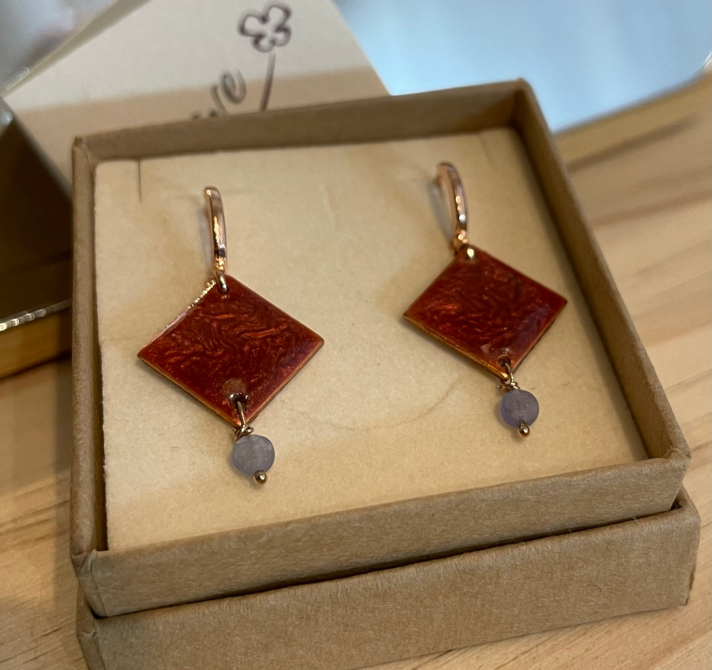 Orecchini pendenti in Ag.925 e rame con pietre preziose.