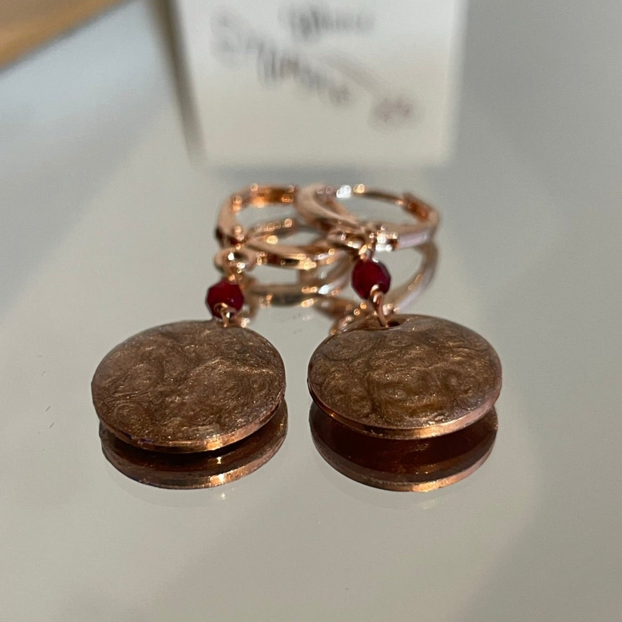 Orecchini pendenti in Ag.925 e rame con pietre preziose.