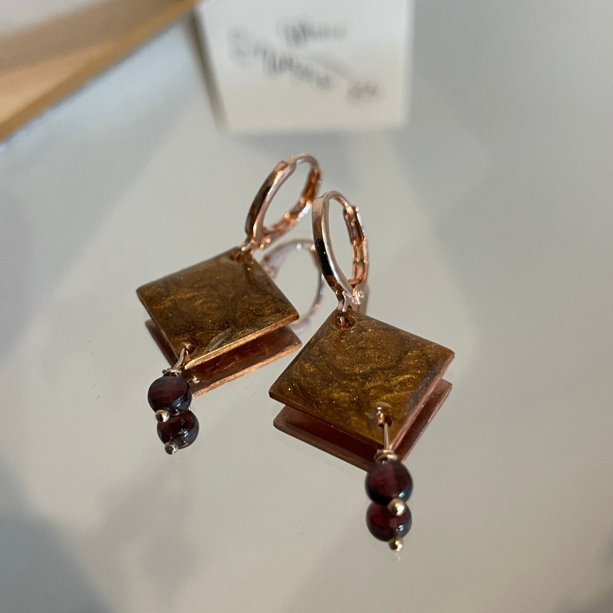 Orecchini pendenti in Ag.925 e rame con pietre preziose.