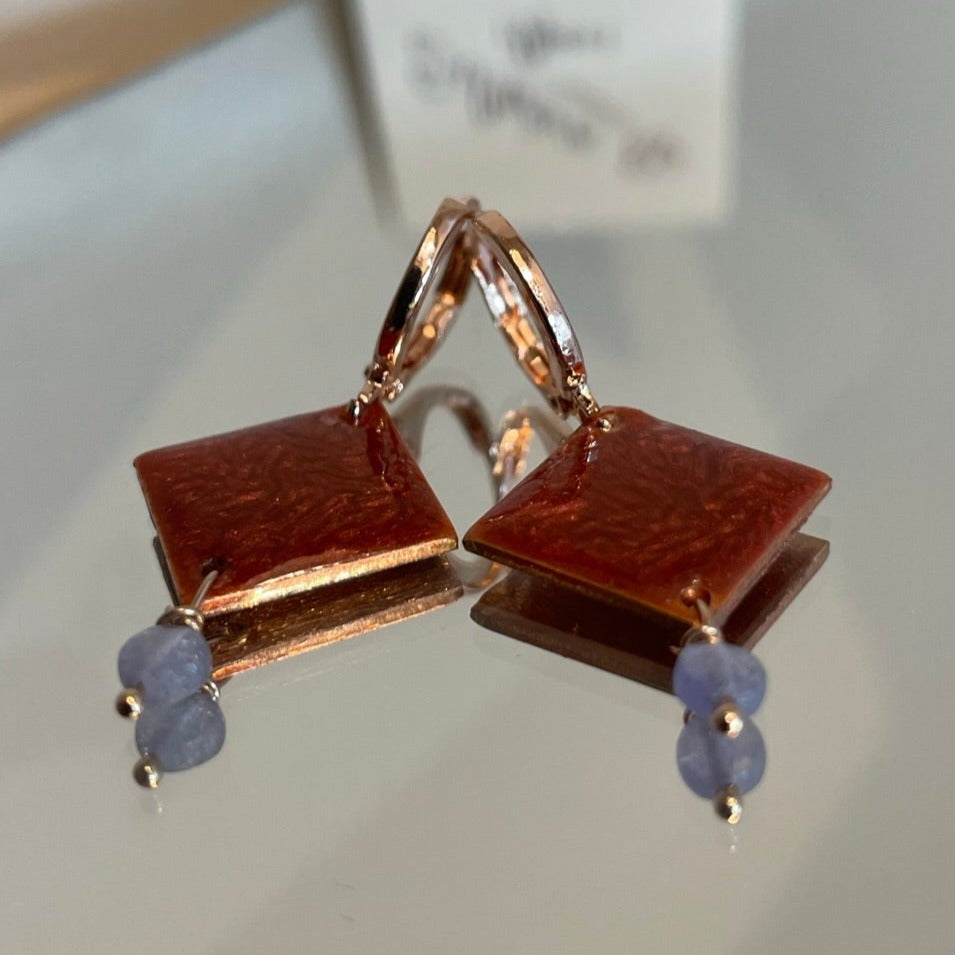 Orecchini pendenti in Ag.925 e rame con pietre preziose.