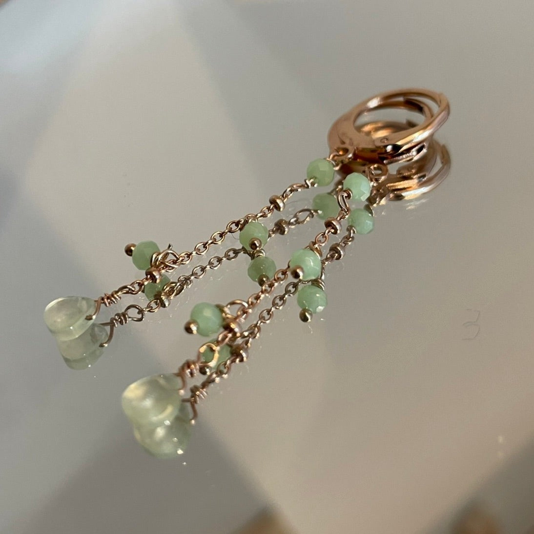 Goldsmith's knot bracelet in Ag. 925, embellished with small colored crystals.