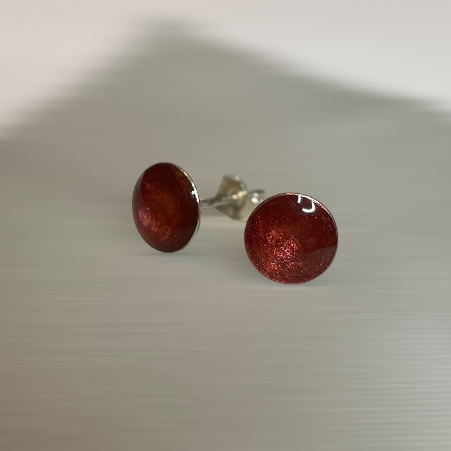 Round stud earrings, in Ag. 925, enamelled and vitrified by hand