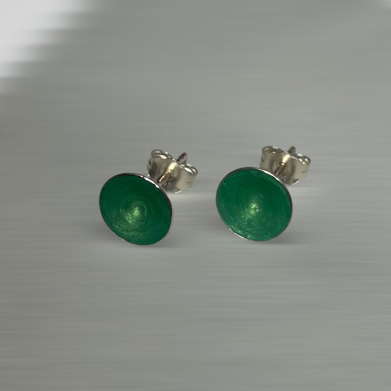 Round stud earrings, in Ag. 925, enamelled and vitrified by hand