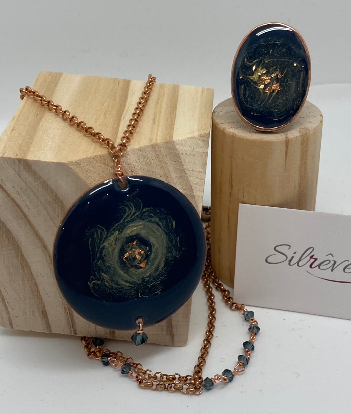 Copper necklace with 'Galaxy' round pendant