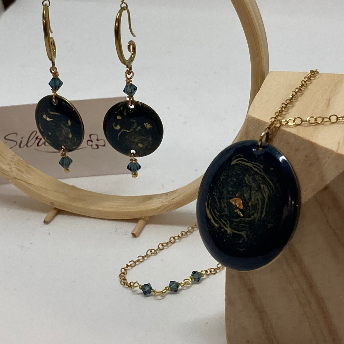Blue and gold pendant earrings in natural brass 'Galassia' line