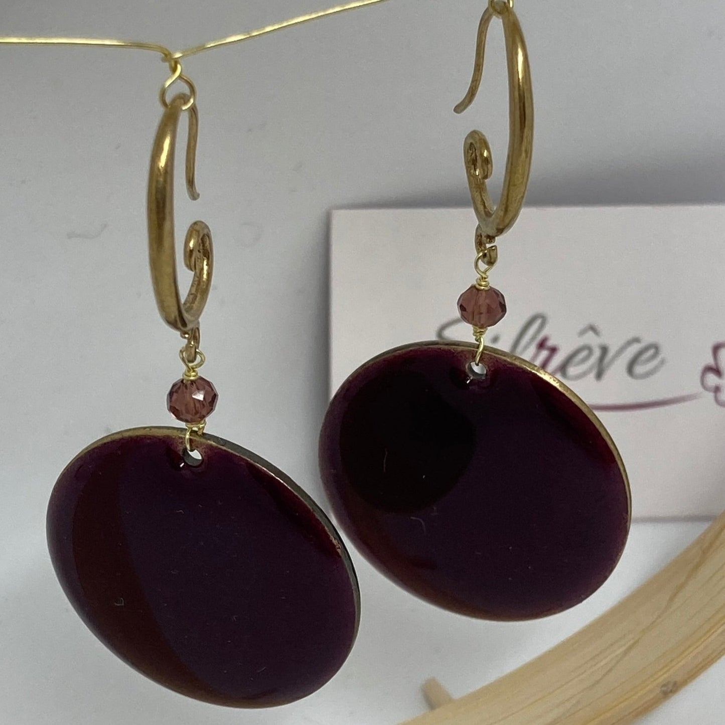 Brass pendant earrings, with small crystals