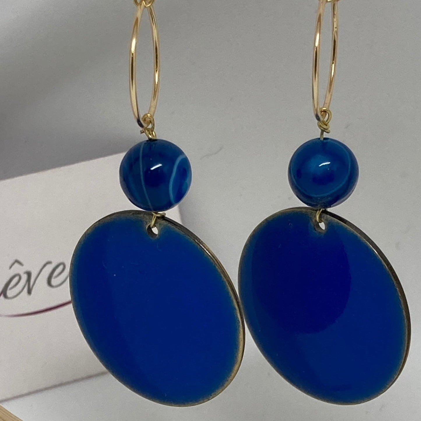 Blue pendant earrings in brass with hard stone