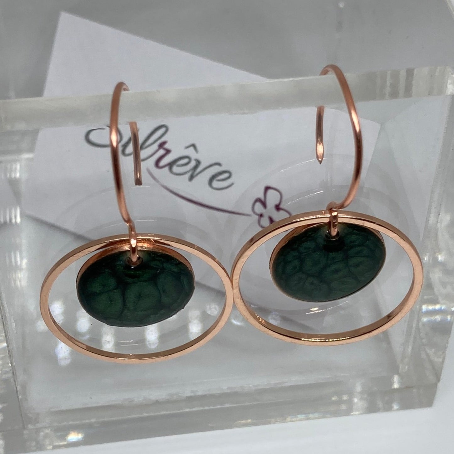 Round concentric pendant earrings, in copper