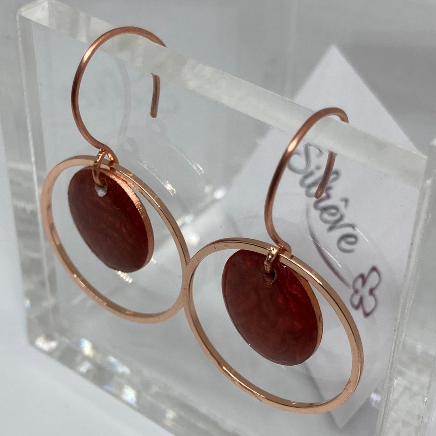 Round concentric pendant earrings, in copper