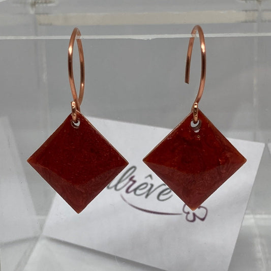 Earrings with small rhombus pendant, in copper