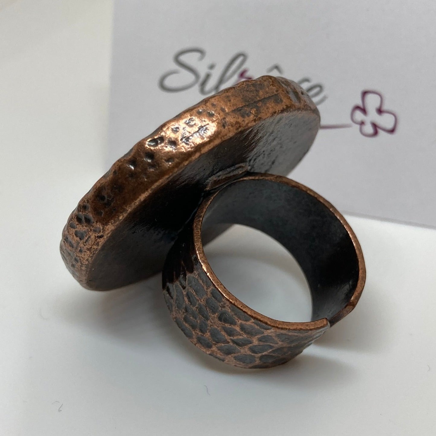 Adjustable round ring, in red copper