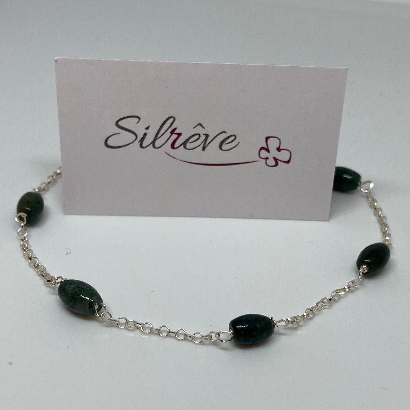 Rolò bracelet in Ag. 925, embellished with ruby-dyed hard stone