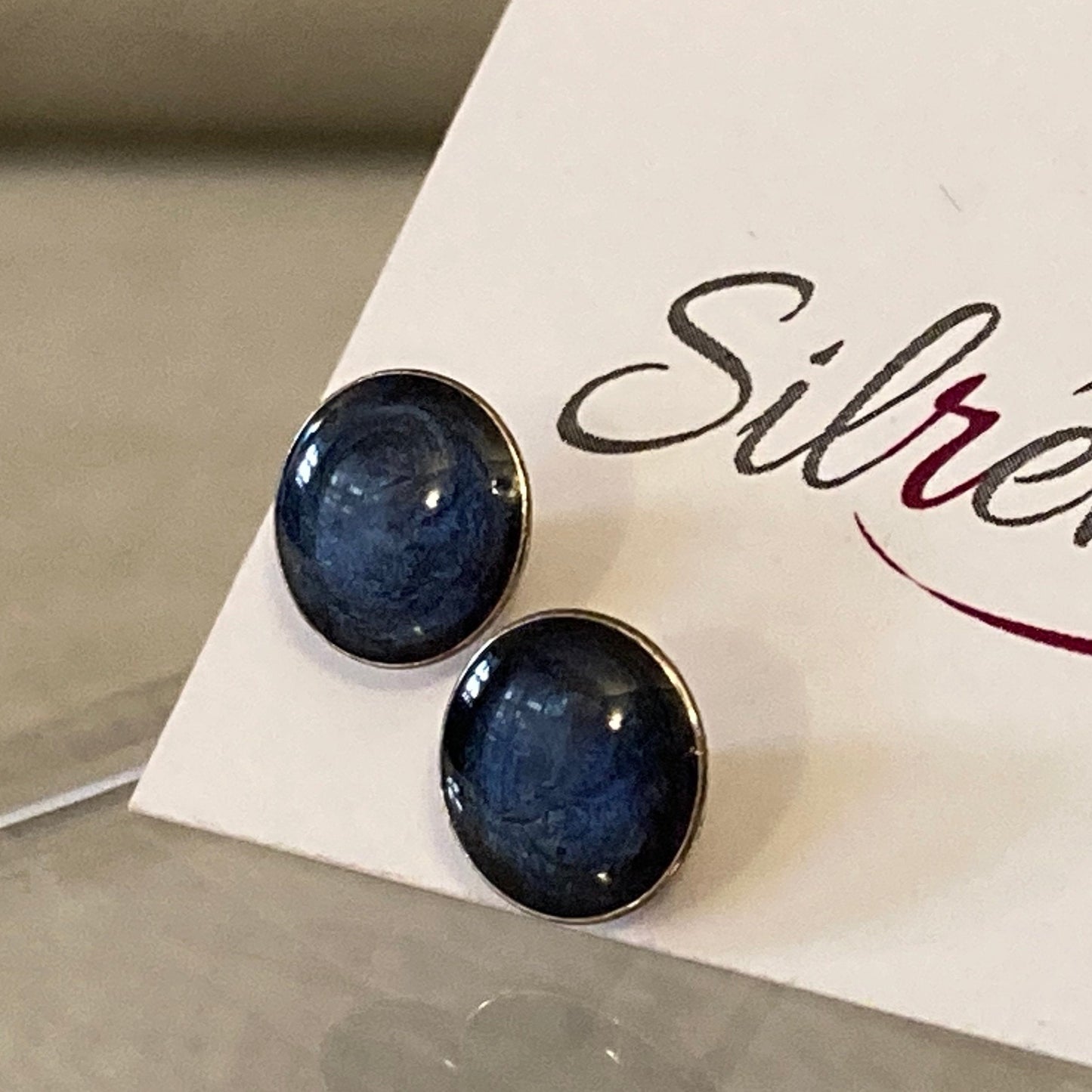Round stud earrings, in Ag. 925, enamelled and vitrified by hand