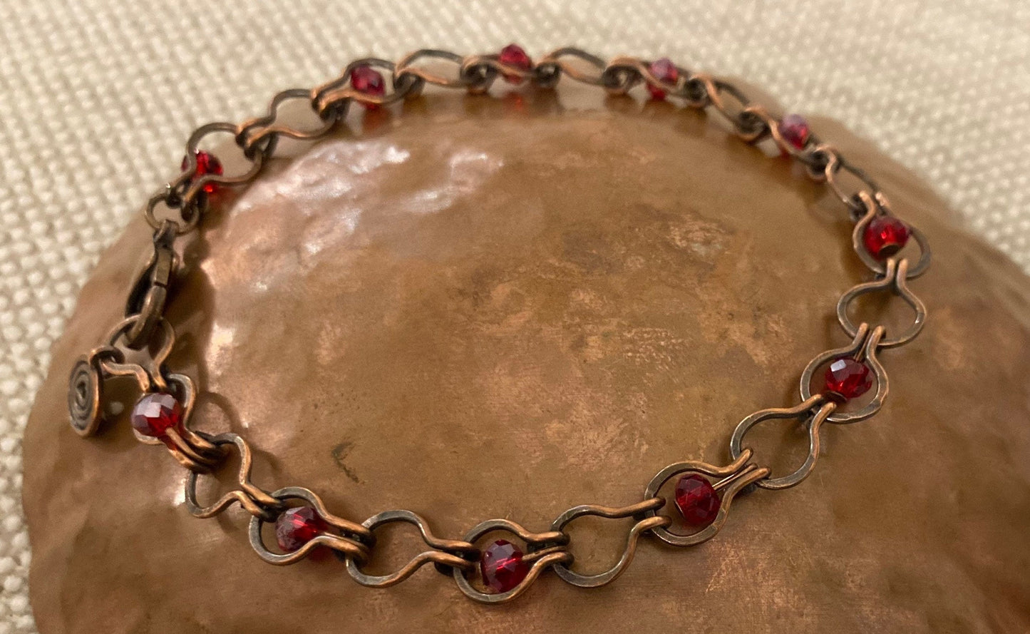 Hammered copper chain bracelet, antiqued and embellished with small crystals; mesh 0.5cm