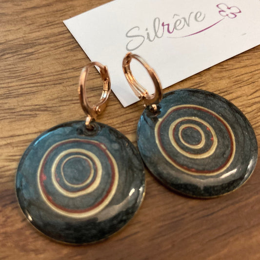 Hand painted pendant earrings on a natural brass base