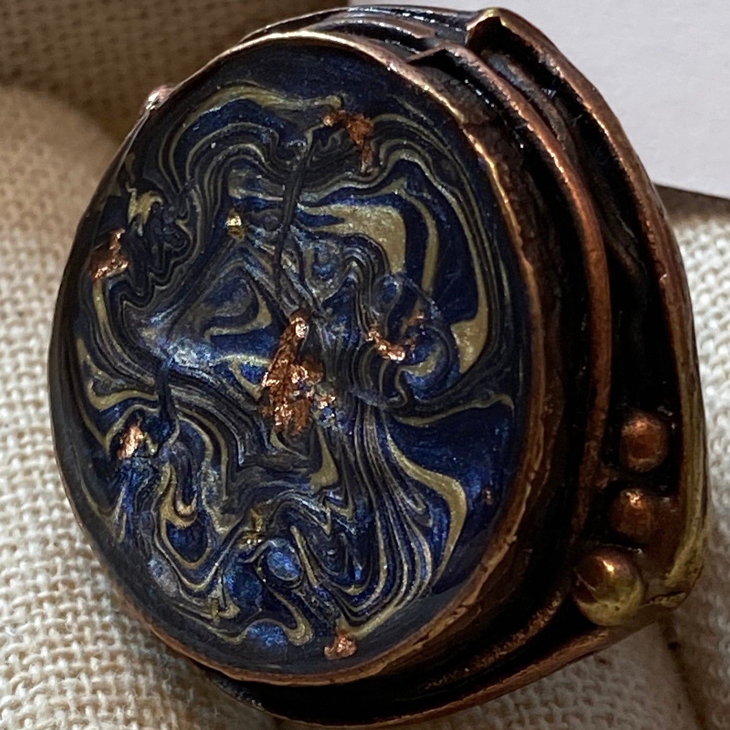 Round ring in red copper, adjustable, hand painted and vitrified