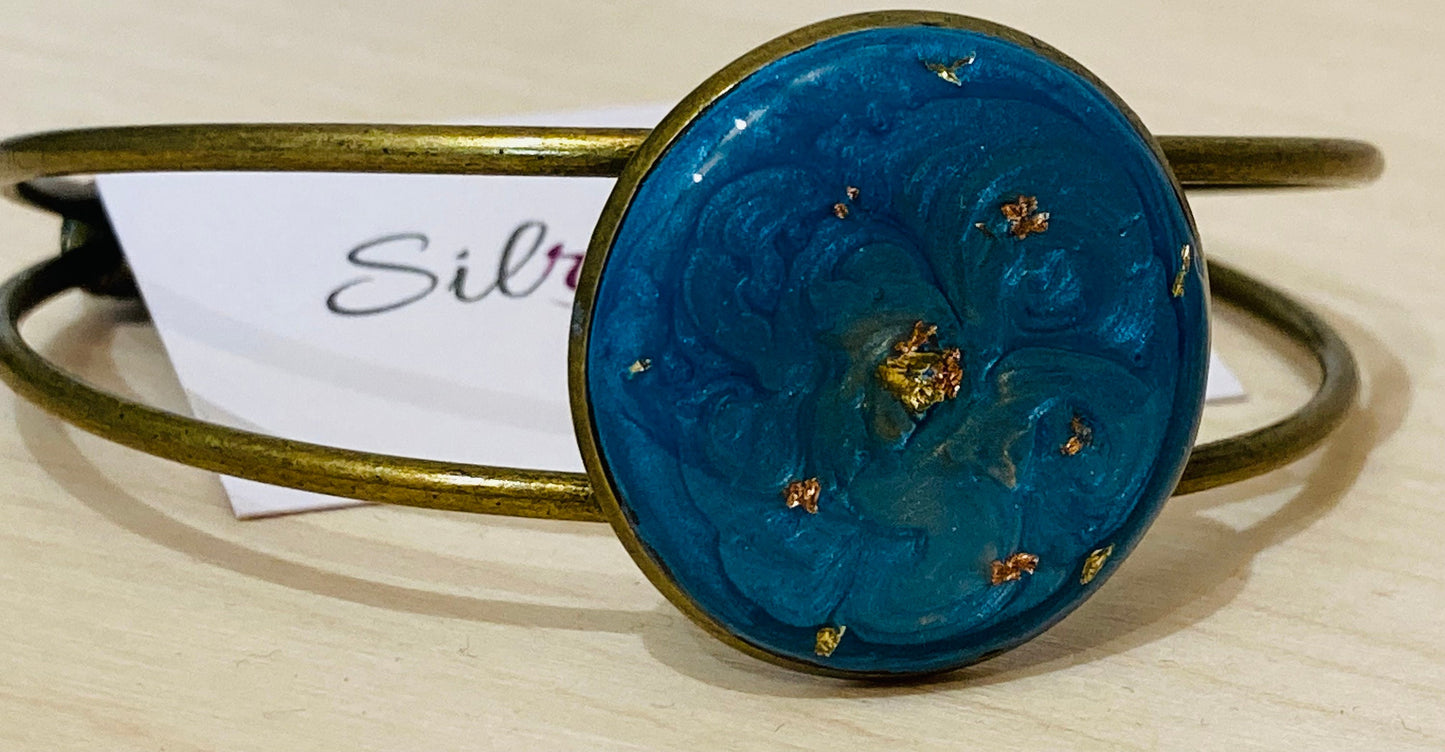 Bronze bracelet with hand-enamelled and vitrified round tray